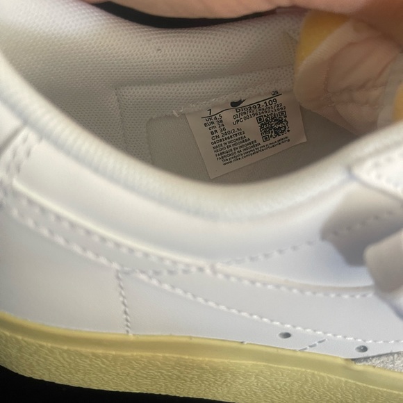 Nike Blazer Low Platform sneakers in white - Picture 7 of 8